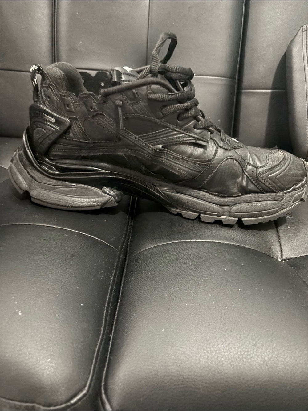 Balenciaga x Under Armor collab runners - Picture 6 of 9